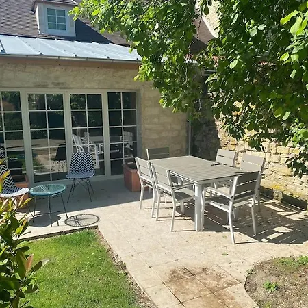 Holiday home Chaleureux Avec Jardin Rousseloy