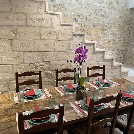 Holiday home Chaleureux Avec Jardin Rousseloy